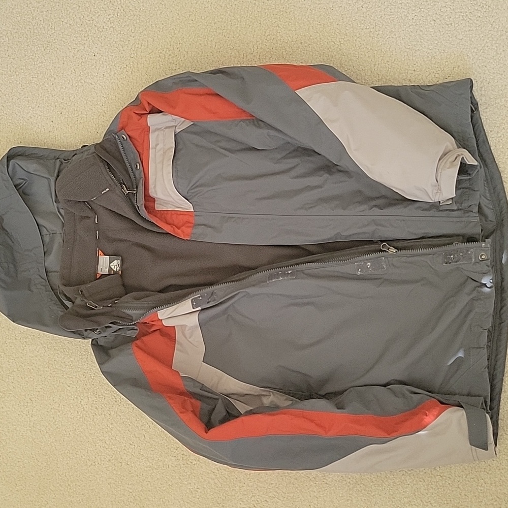 Nike mens jacket great for winter or skiing